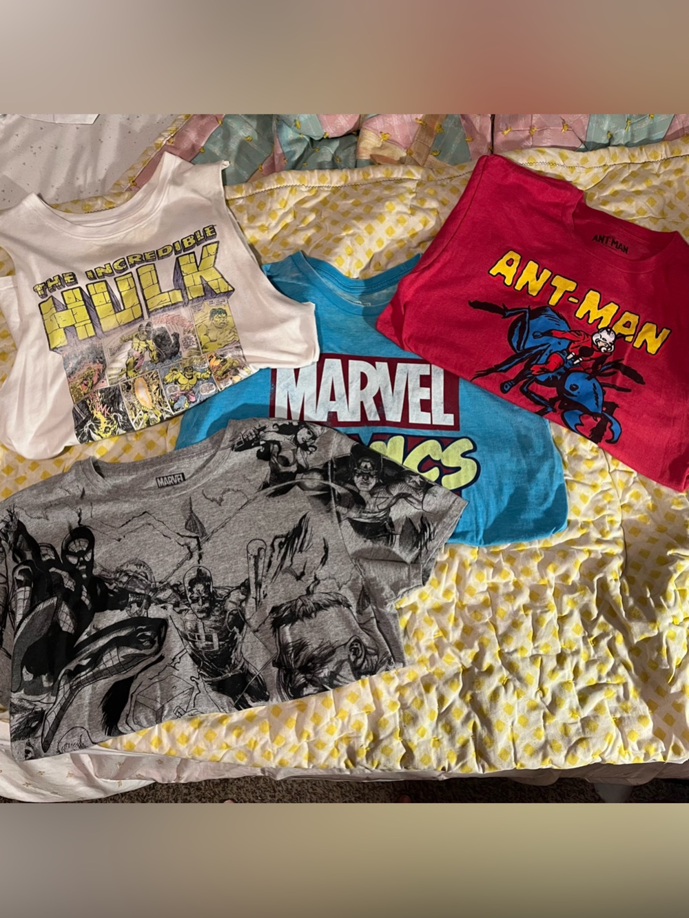 Marvel Short Sleeve Graphic Tee Bundle Set - Blue, Red, Gray, White Size M L XL